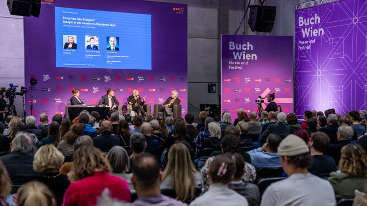 Cathryn Clüver-Ashbrook, Franz-Stefan Gady und Carlo Masala auf der Buch Wien 24
