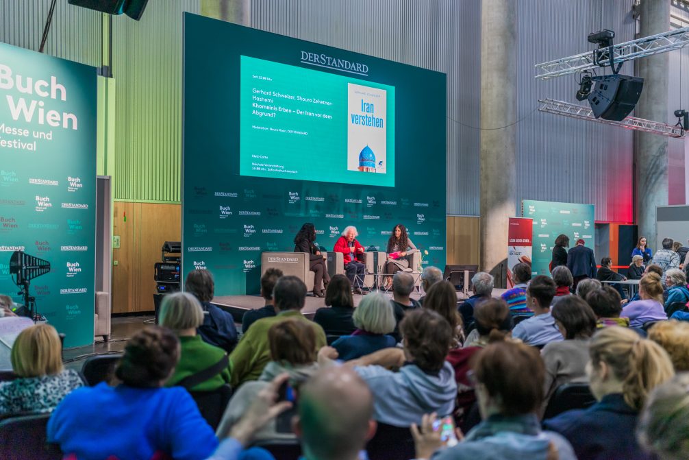 Debatte "Khomeinis Erben – Der Iran vor dem Abgrund?" auf der Buch Wien 24.